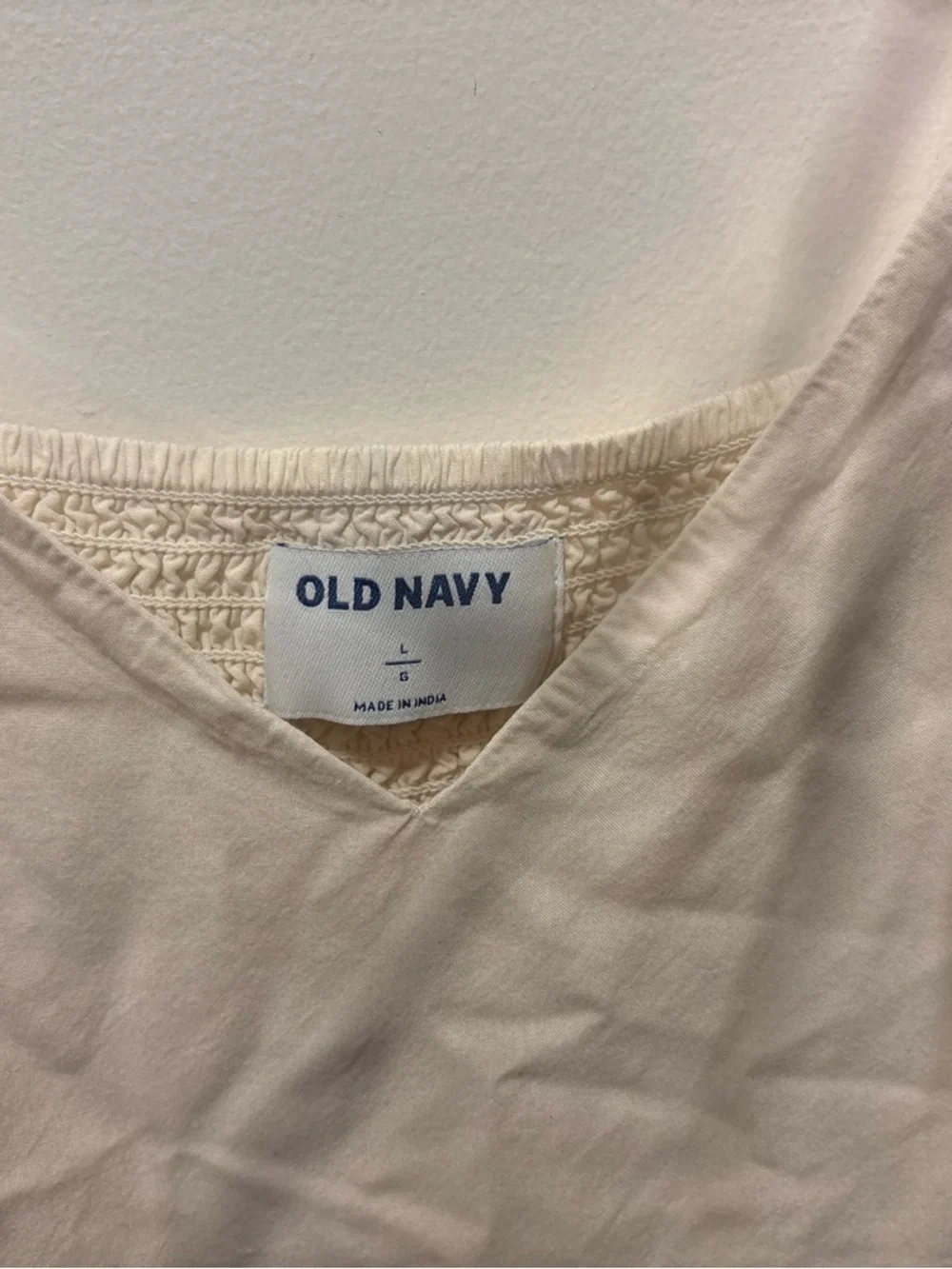 Old Navy Cream Colour Camisole V-neck 100% rayon. - Picture 4 of 6
